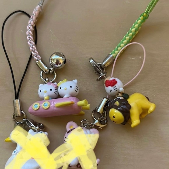 Hello Kitty phone charms collection - Picture 3 of 5